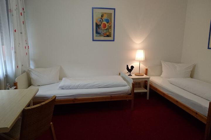 Room 26 of 76