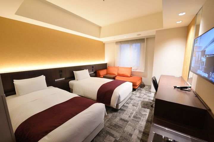 Room 16 of 36