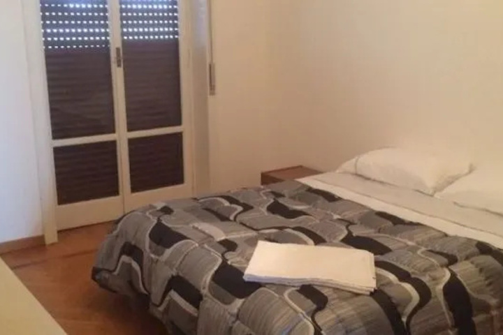 Room 7 of 14