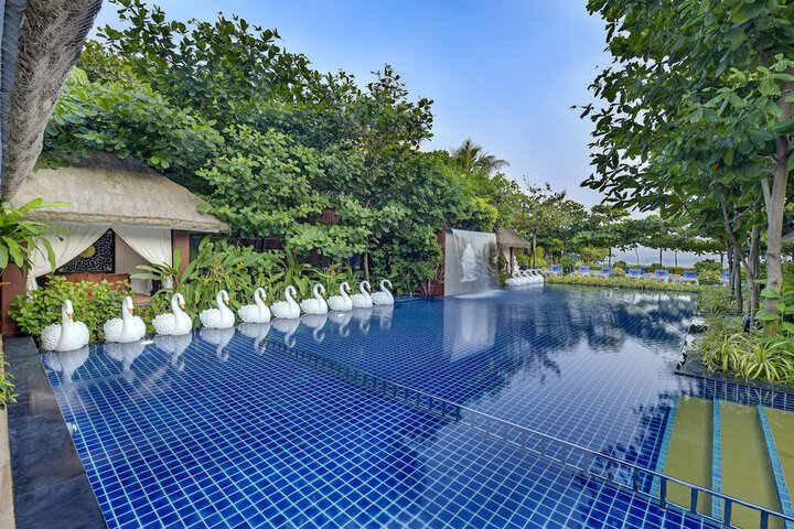 Hotel Pool