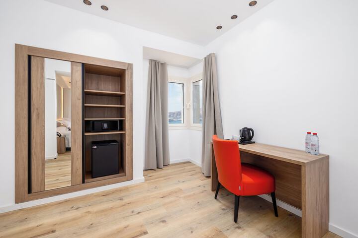 Room 12 of 47