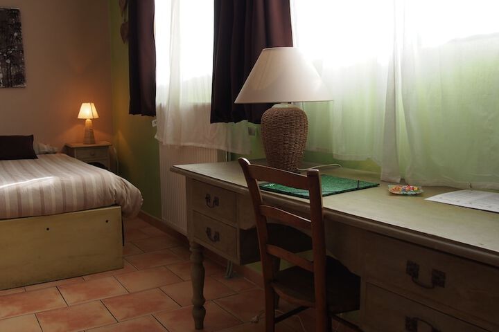 Room 3 of 16