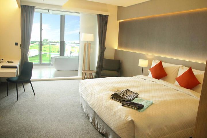 Room 9 of 41
