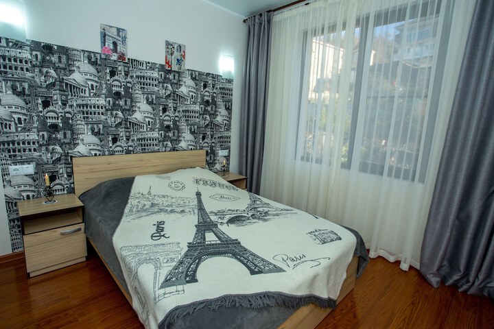 Room 27 of 95