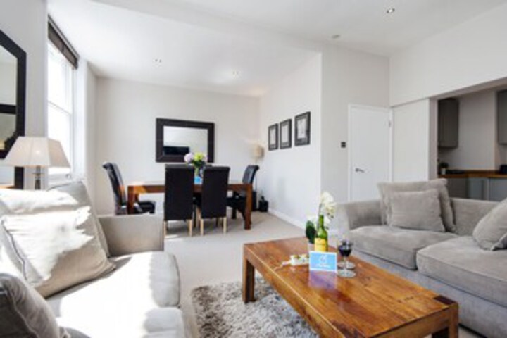 Room 8 of 20