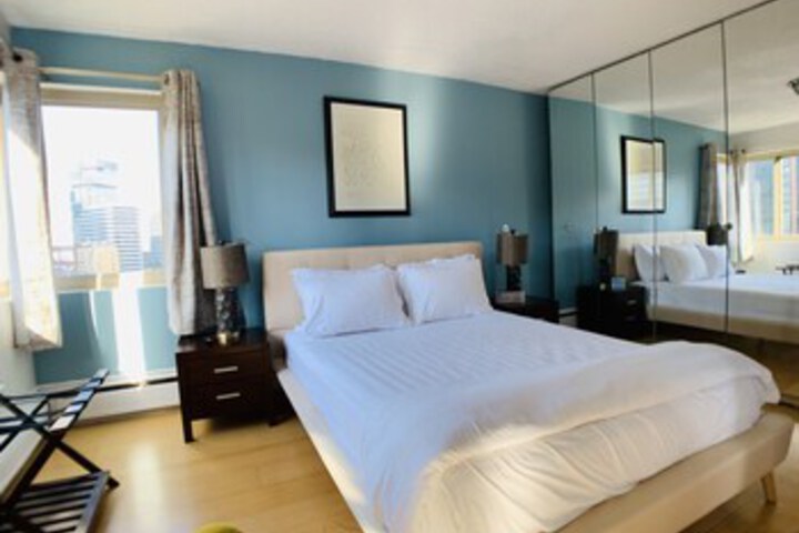 Room 13 of 21