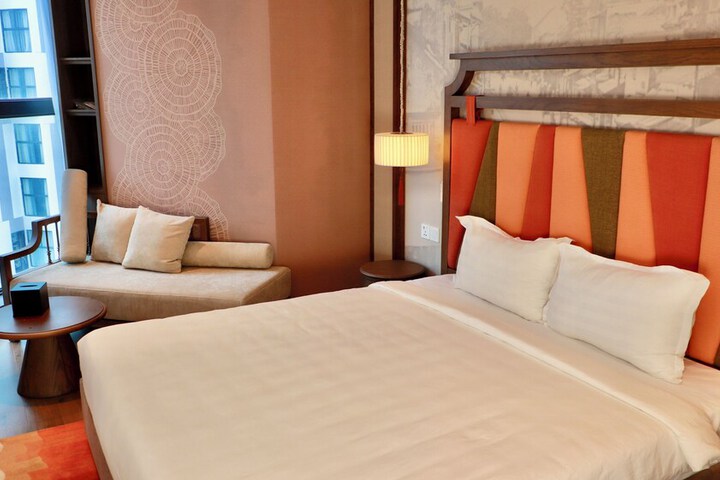 Room 2 of 8
