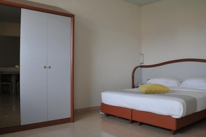 Room 5 of 23