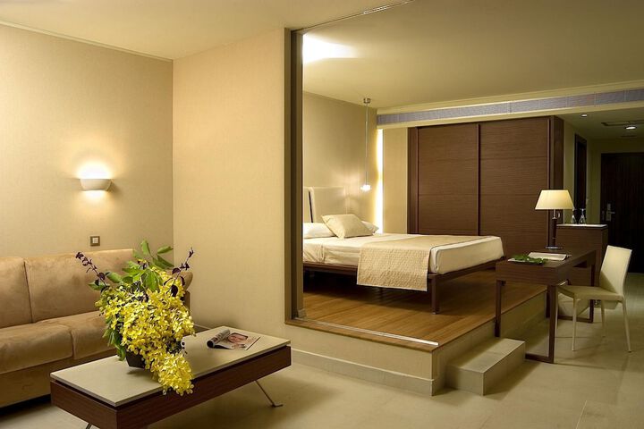 Room 45 of 295