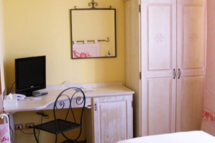 Room 21 of 160