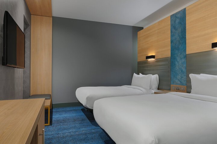 Room 7 of 33