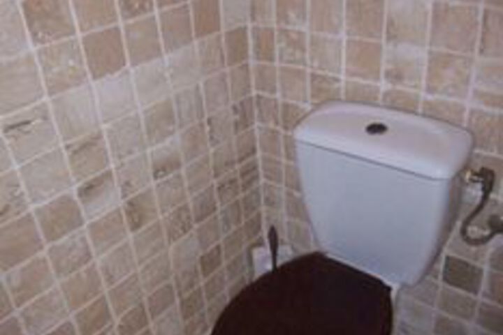 Room 4 of 17