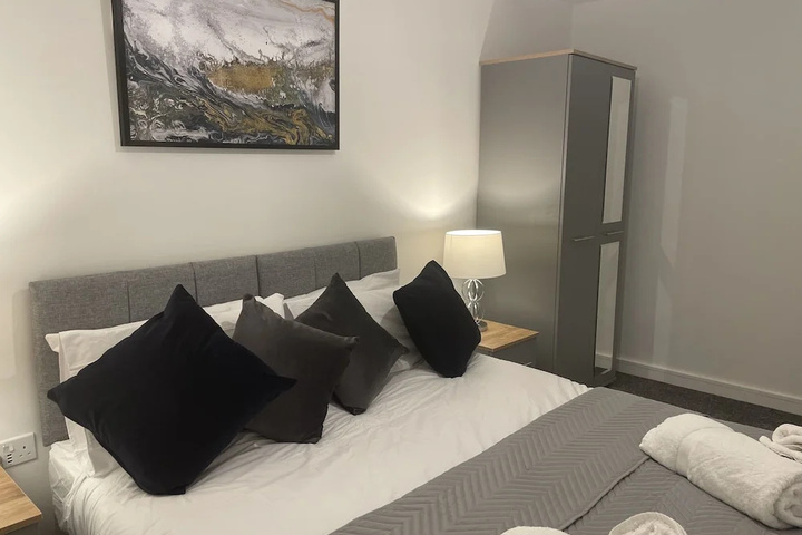 Room 2 of 9