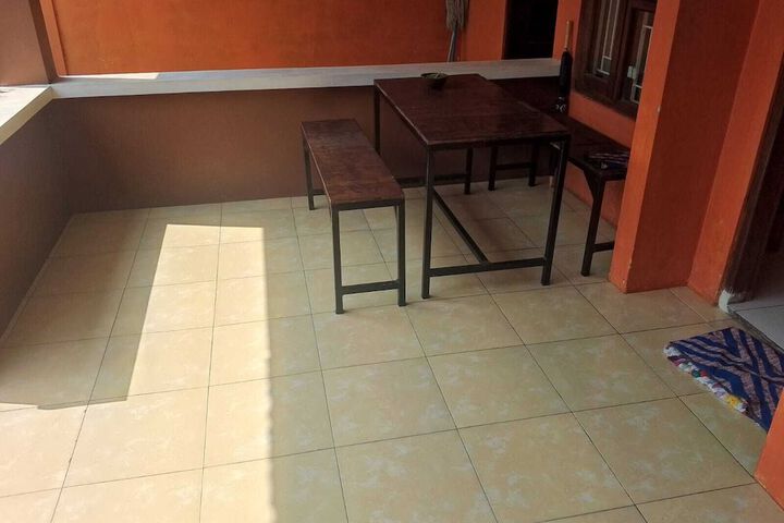 Dining 16 of 17