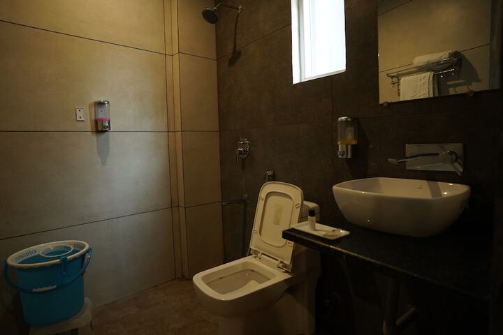 Room 19 of 35