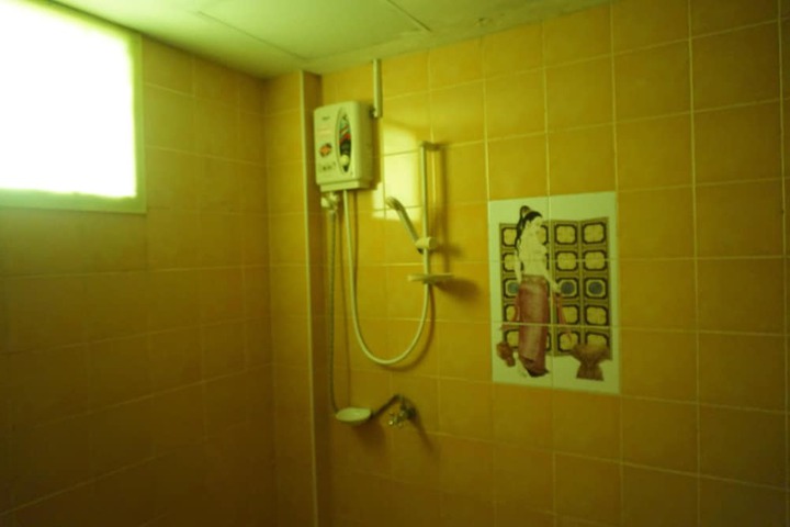Room 23 of 28