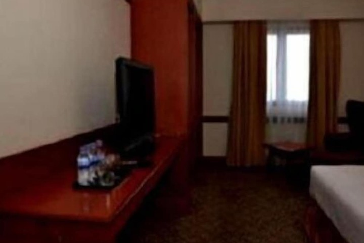 Room 9 of 22