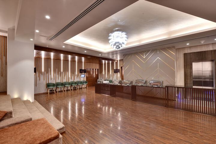Ballroom/Hall 50 of 70
