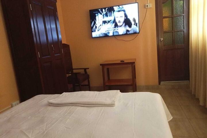 Room 5 of 10