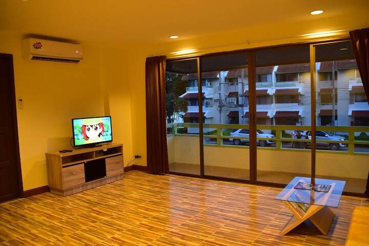 Room 6 of 13