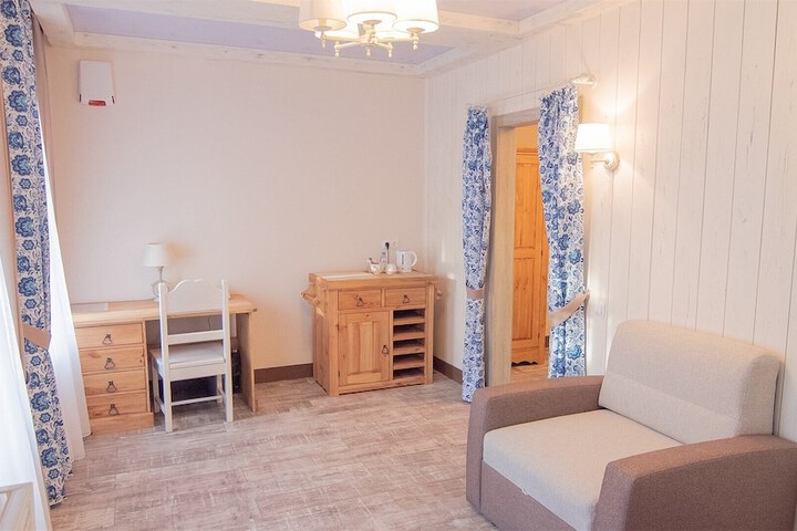 Room 10 of 42