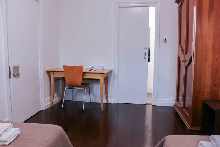 Room 3 of 31