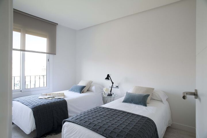 Room 9 of 35
