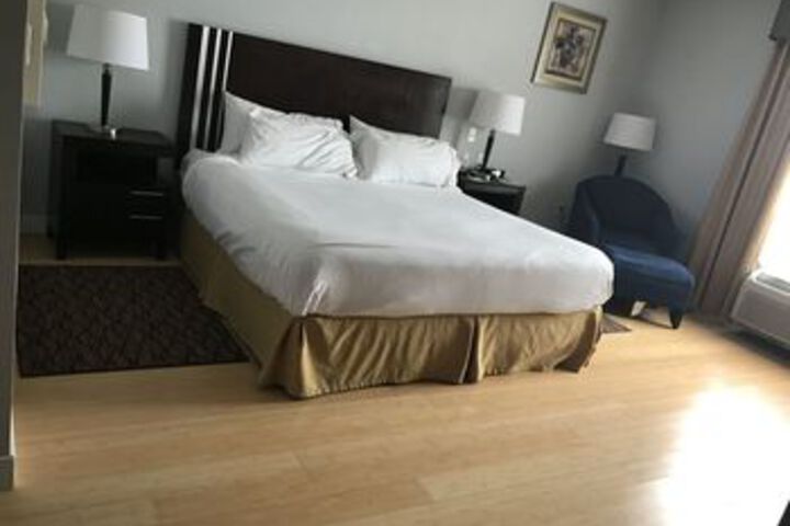 Room 13 of 40