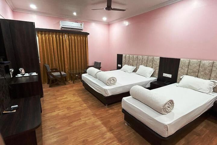 Room 14 of 64