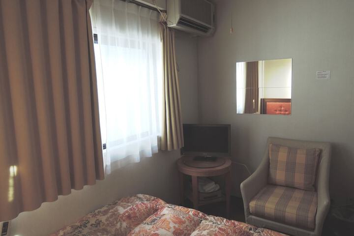Room 17 of 100