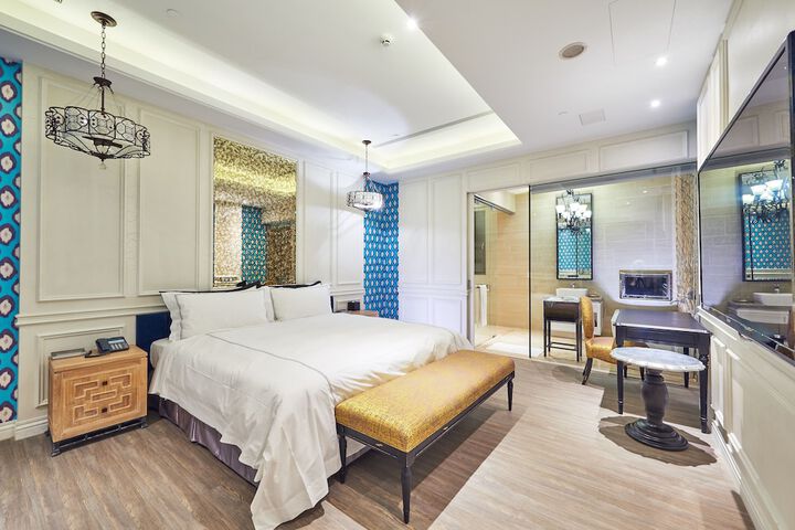 Room 18 of 91
