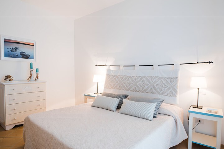 Room 27 of 100