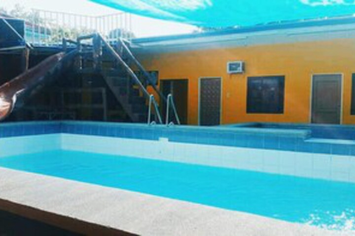 Pool 18 of 20