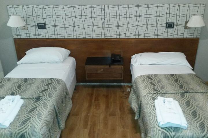 Room 5 of 40