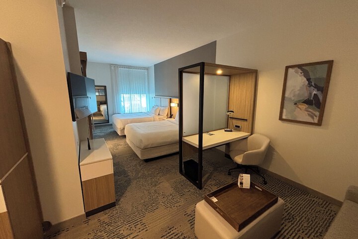 Room 10 of 30