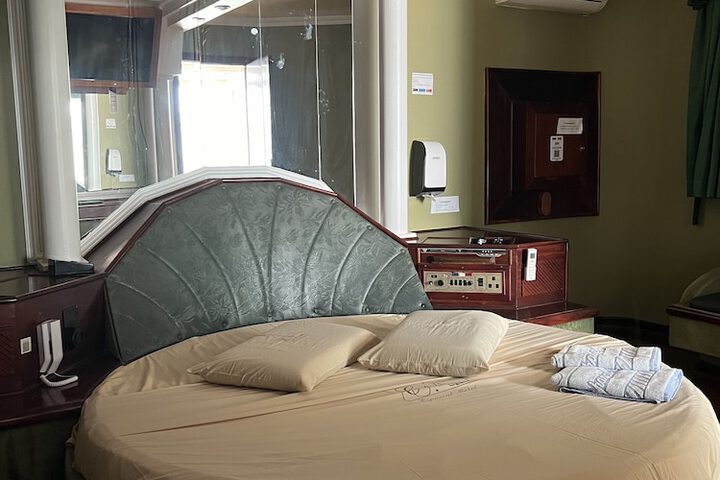 Room 35 of 118