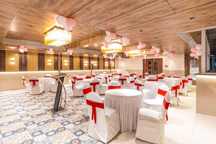 Ballroom/Hall 51 of 60