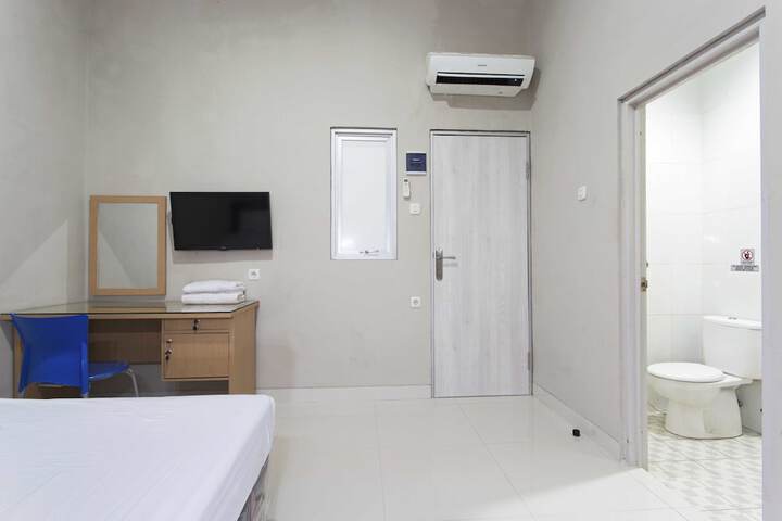 Room 6 of 30