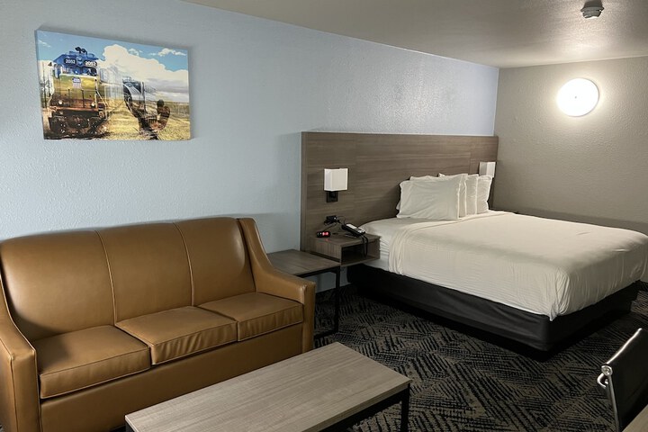 Room 13 of 36