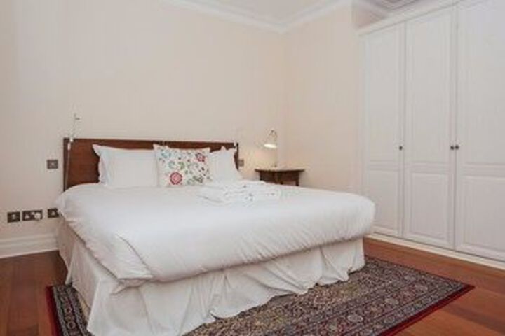 Room 12 of 26