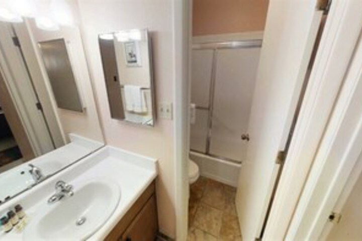 Room 6 of 15