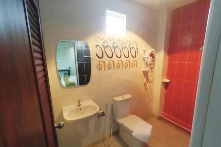 Room 16 of 16