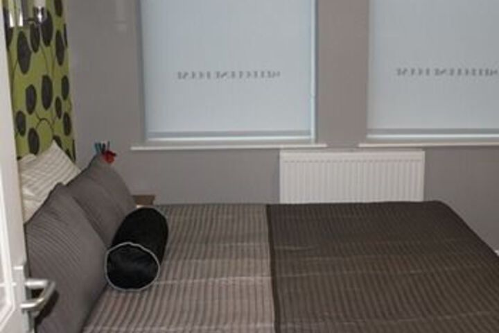 Room 5 of 17