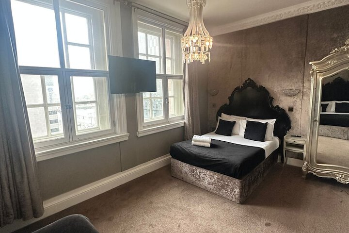 Room 80 of 171
