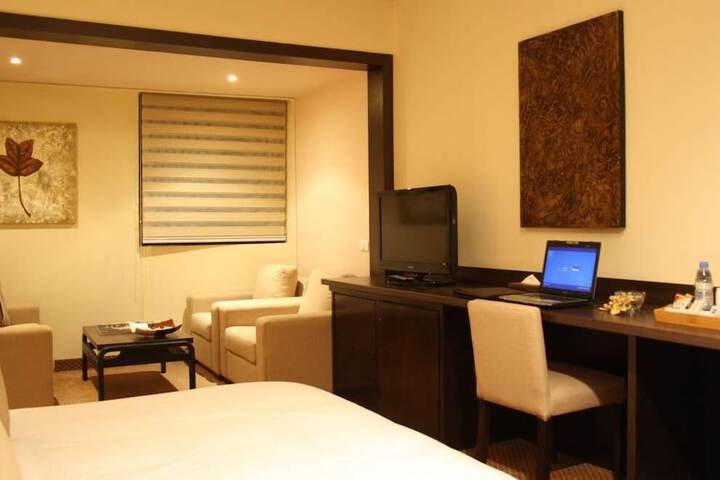 Room 9 of 22