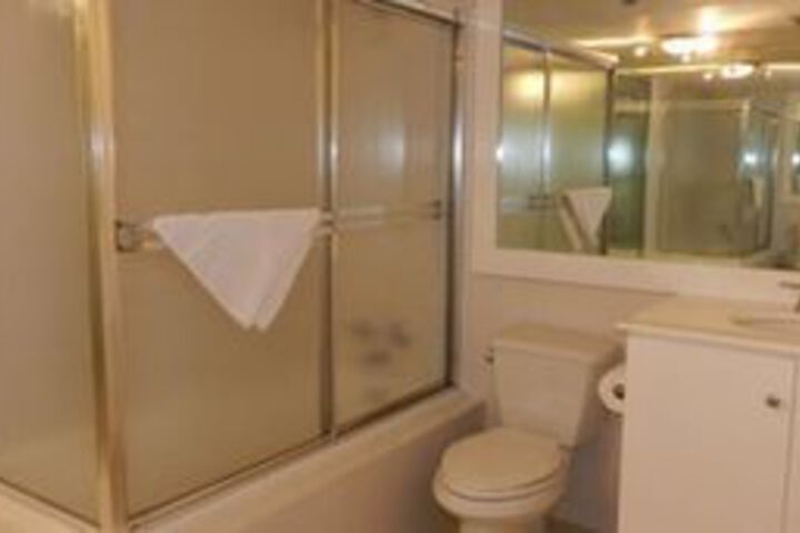 Room 14 of 171