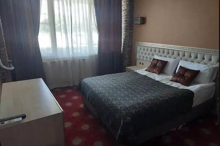 Room 14 of 28