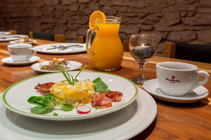Breakfast/Coffee Service 78 of 92