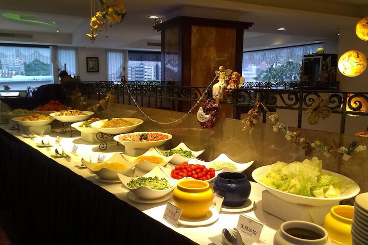 Dining 44 of 51