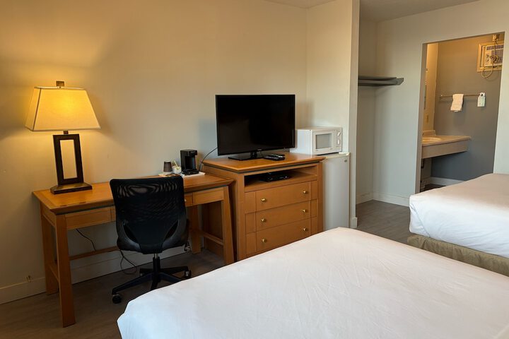 Room 3 of 16
